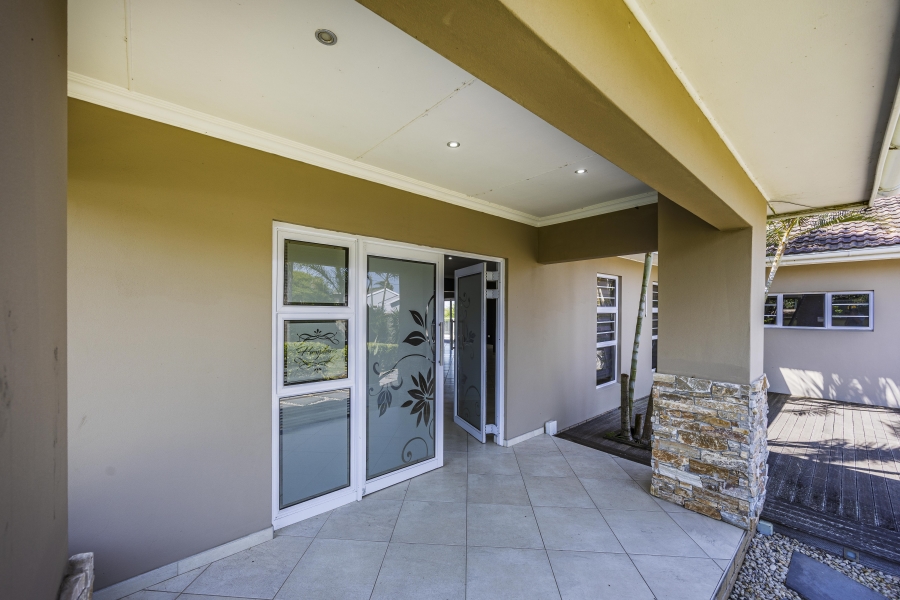 4 Bedroom Property for Sale in Sunrise On Sea Eastern Cape
